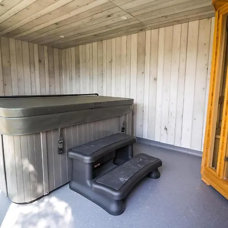 Stunning Cottage With A Private Hot Tub And Sauna In Norfolk Ref 99003Ac Lessingham Exterior photo