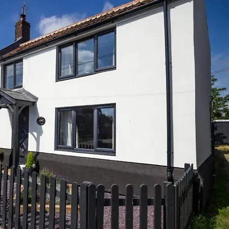 Stunning Cottage With A Private Hot Tub And Sauna In Norfolk Ref 99003Ac Lessingham Exterior photo