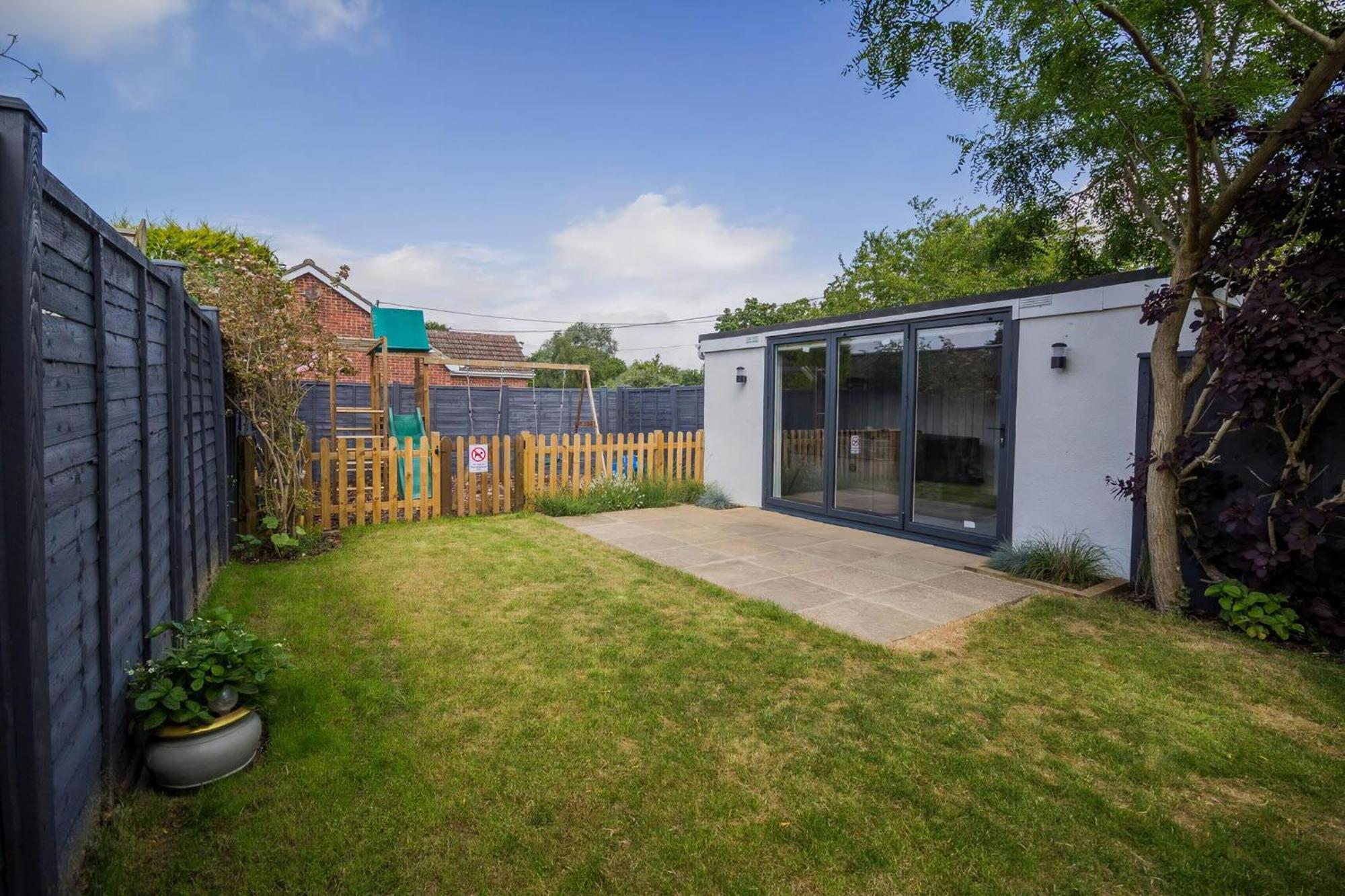 Stunning With A Private Hot Tub And Sauna In Norfolk Ref 99003ac Lessingham