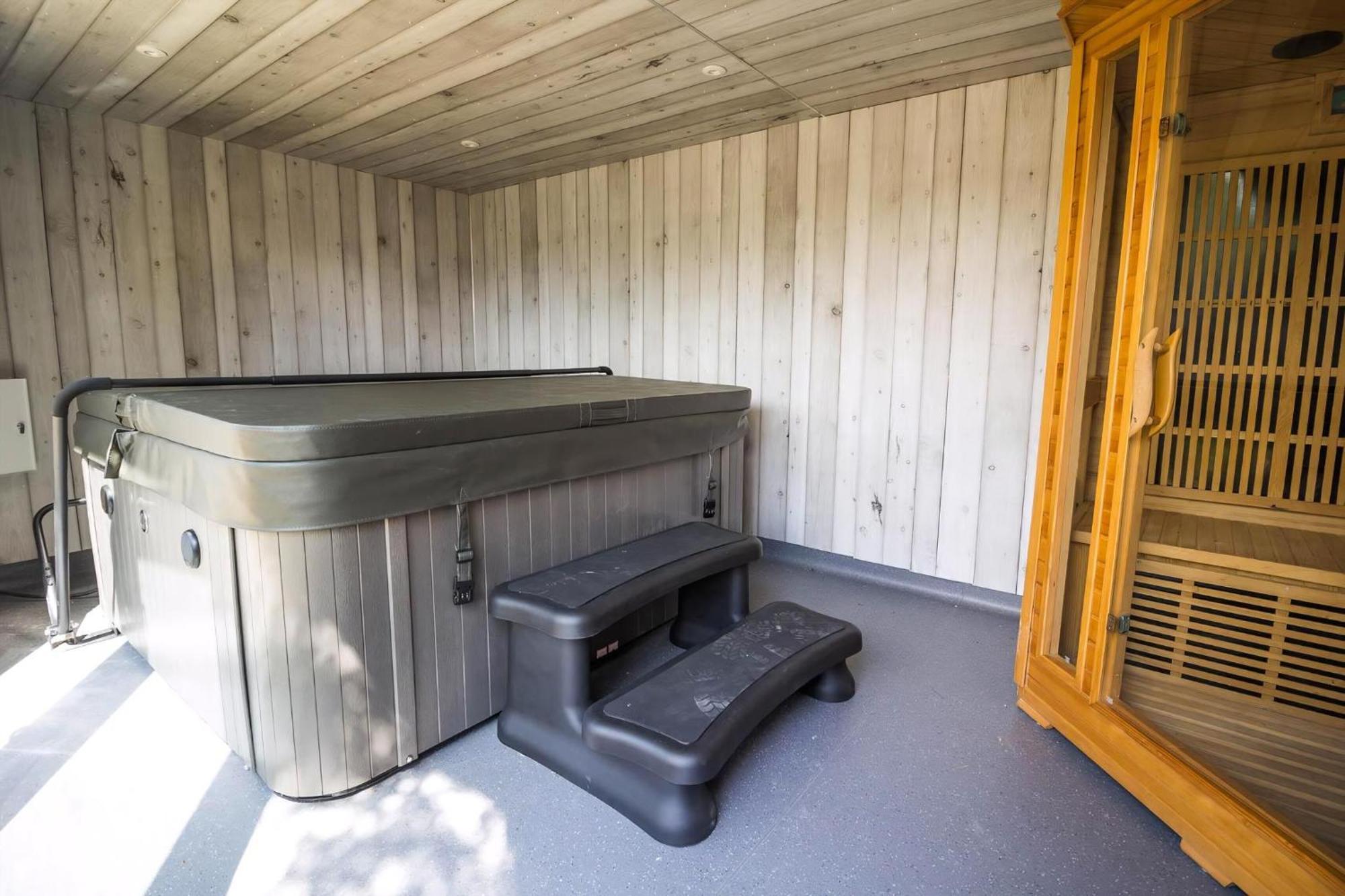 Stunning With A Private Hot Tub And Sauna In Norfolk Ref 99003ac * Lessingham